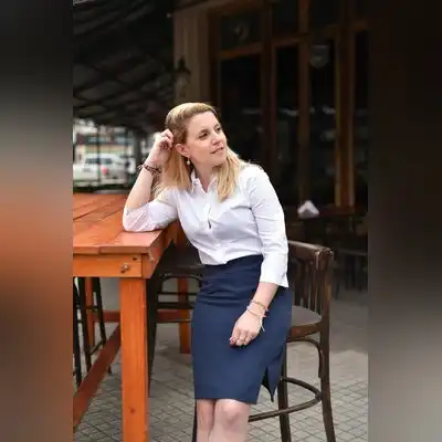 庞茵